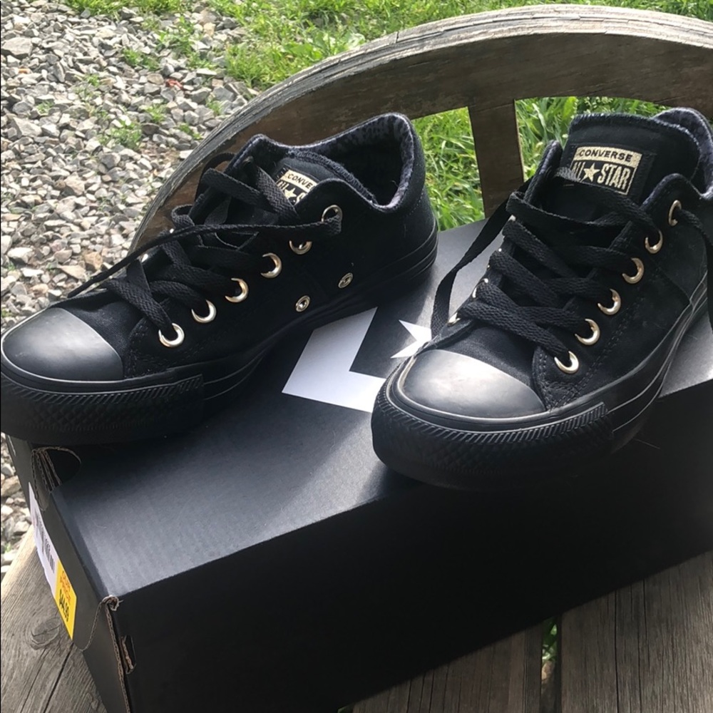 Black converse